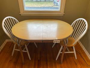 lot 201 image: Oval Dining Table with 5 Wooden Chairs