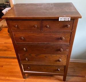 lot 259 image: Vintage Wooden Dresser with 5 Drawers - 48 x 30 x 17
