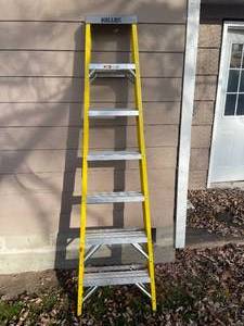 lot 16 image: Keller Heavy Duty Fiberglass Step Ladder 7 ft w 250 lbs Load Capacity