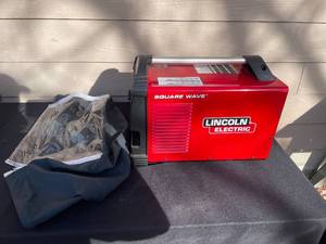 lot 17 image: Lincoln Electric TIG 200 Square Wave Welding Machine with Carrying Case