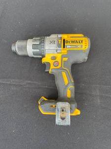 lot 24 image: Dewalt 20V MAX XR Cordless Hammer DrillDriver Model DCD996