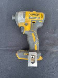 lot 25 image: Dewalt 20V MAX XR Cordless 14 Impact Driver (DCB887)