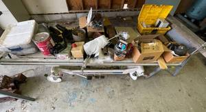 lot 34 image: Proctor Wall Jack and Assorted Workshop ToolsItems Lot