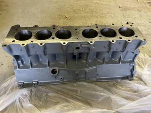 lot 45 image: GM Engine Block 837261-1 for Performance Builds