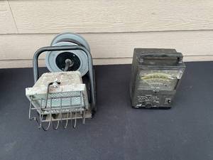 lot 62 image: Vintage Sears Roebuck Electrical AnalyzerWiring Tester and Work Lamp