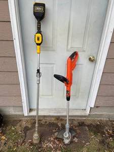 lot 69 image: 2 Electric String Trimmers - Dewalt & BlackDecker