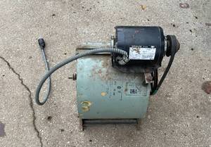 lot 73 image: A.O. Smith 2 HP AC Motor Model A2O2 with Pulley