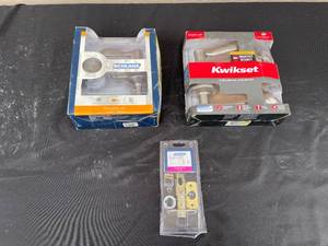 lot 501 image: Mixed Lot of 3 Lock Sets and Hardware - Schlage and Kwikset