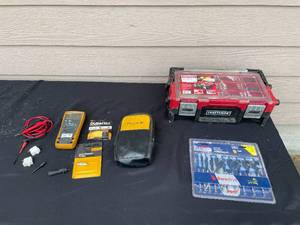 lot 502 image: Fluke 75 III Multimeter with Craftsman Tool Organizer and Accessories