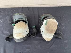 lot 508 image: Set of 2 GelFit Knee Pads for Comfort & Protection