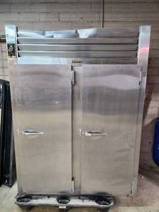 Traulson Full Size Upright RefrigeratorFreezer