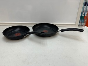 lot 122 image: 2 Frying Pans
