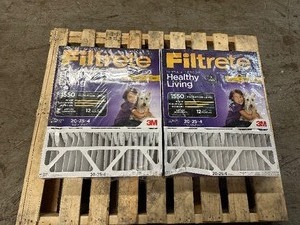 lot 168 image: 2 New 3M Filtrete 20x25x4 Furnace  Air Filters - Premium Filtration 1550 - Minor Damage See Pictures