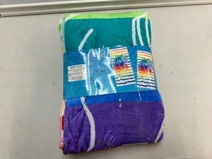 lot 197 image: New 2 Pack of Loft Q Youth Beach Towels - Unicorn