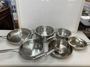 lot 112 image: 12 Piece Caphalon Cookware Set - Has Been Used - Still Very Nice