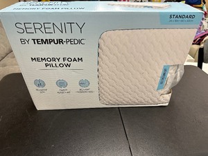 lot 178 image: New Serenity By TEMPER-PEDIC Standard Size Memory Foam Pillow