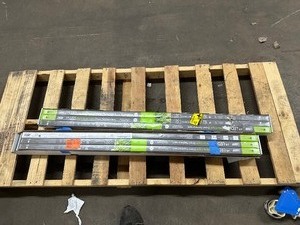 lot 119 image: 12 New Feit Electric Plant Growing LED T12 Light Bulbs
