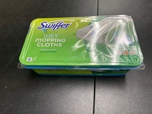 lot 187 image: New 32 Pack of Swiffer Wet Mopping Cloths