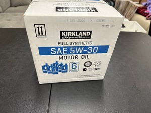 lot 258 image: 6 Quarts of Kirkland Full Synthetic 5W-30 Motor Oil - New