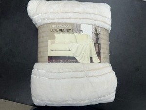 lot 184 image: New Life Comfort Luxe Velvet Throw Blanket - White  Ivory - 60 x 70
