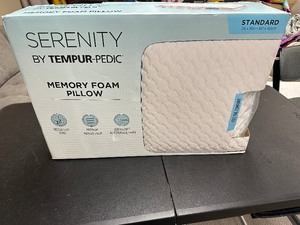 lot 185 image: New Serenity By TEMPER-PEDIC Standard Size Memory Foam Pillow