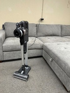 lot 127 image: LG CordZero A9 Cordless Stick Vacuum Cleaner