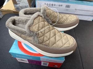 lot 307 image: New Womens Baretraps Gemma Spring  Winter Faux Fur Lined Shoes  Mules  Slippers Size 11 Taupe