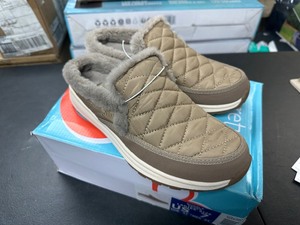 lot 309 image: New Womens Baretraps Gemma Spring  Winter Faux Fur Lined Shoes  Mules  Slippers Size 7 Taupe