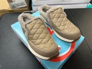 lot 315 image: New Womens Baretraps Gemma Spring  Winter Faux Fur Lined Shoes  Mules  Slippers Size 6.5 Taupe