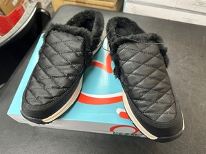 lot 316 image: New Womens Baretraps Gemma Spring  Winter Faux Fur Lined Shoes  Mules  Slippers Size 7.5 Black