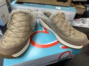 lot 379 image: New Womens Baretraps Gemma Spring  Winter Faux Fur Lined Shoes  Mules  Slippers Size 7.5 Taupe