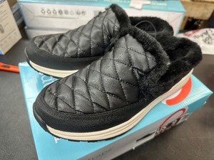 lot 412 image: New Womens Baretraps Gemma Spring  Winter Faux Fur Lined Shoes  Mules  Slippers Size 9 Black