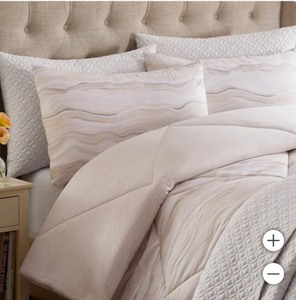 lot 263 image: New Style Decor 6-piece Comforter and Coverlet Set, Agate Stripe Neutral Queen Size