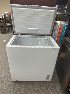 lot 21 image: Midea Convertible Chest Freezer with Interior LED Light, 7.0 cu ft, White Item   1652807 Model  MRC07M7AWW