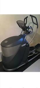 lot 4 image: Octane Fitness Elliptical Q47CE (Functions well like New)