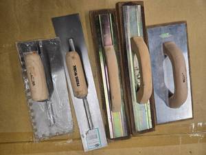 lot 10 image: Lot of 5 Pride Work Plastering Trowels (Different sizes, New)