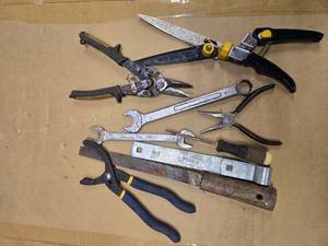 lot 26 image: Lot of hand tools (see pictures)