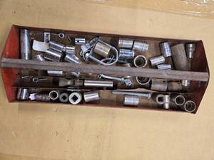 lot 28 image: Lots of over 30 assorted Mechanic sockets plus the toolbox (See pictures)