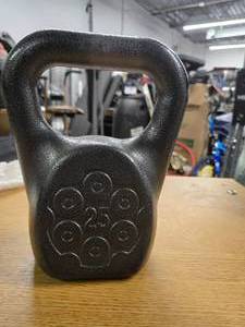 lot 45 image: 25LB Professionally Made Tear Drop GYM Quality Kettlebell (New without tag)