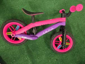lot 54 image: Childfish Starter bicycle for kids learning to ride bike (Like New)