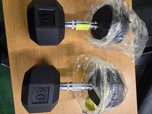 lot 59 image: A Pair  of 40LB Ignite Rubber Hex Dumbbell ( New)