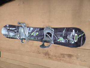 lot 72 image: EXP Snowboard ( Used, Like New)