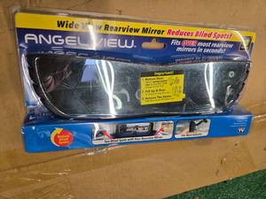 lot 75 image: 14 Wide Angle Rearview Mirror & Set of 2 Ideaworks Car Pockets ( New and in packs)