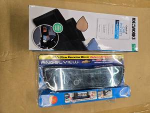 lot 78 image: 14 Wide Angle Rearview Mirror & Set of 2 Ideaworks Car Pockets ( New and in packs)