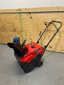 lot 2 image: TORO 18 in. (46 cm) Power Clear 518 ZE Electric Start Gas Snowblower (112524250)