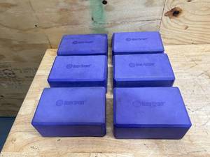 lot 122 image: BODY SPORT Lot of 6- Yoga Blocks