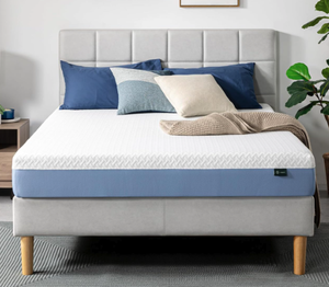 lot 26 image: Zinus 8 Cooling Essential Memory Foam Full Size Mattress