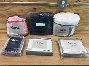 lot 95 image: Lot of Various Queen Sized Bed Sheets
