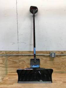 lot 178 image: 24 Snow Shovel and 7 Ice Scraper Combo