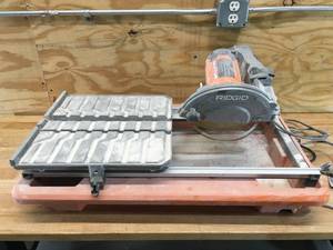 lot 16 image: Ridgid Wet Tile Saw Model # R4031